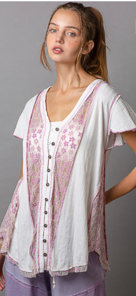POL Short Sleeved Pink White Floral Accented Top